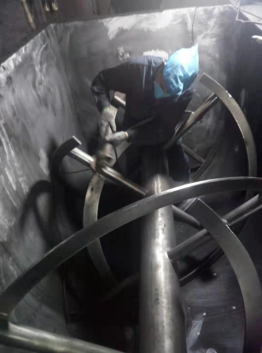 混料機(jī)耐磨處理 混料機(jī)耐磨處理